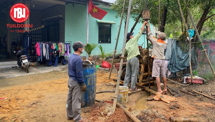 Khảo sát và kiểm tra hiện trạng của nền nhà là điều bắt buộc trước khi nâng nền